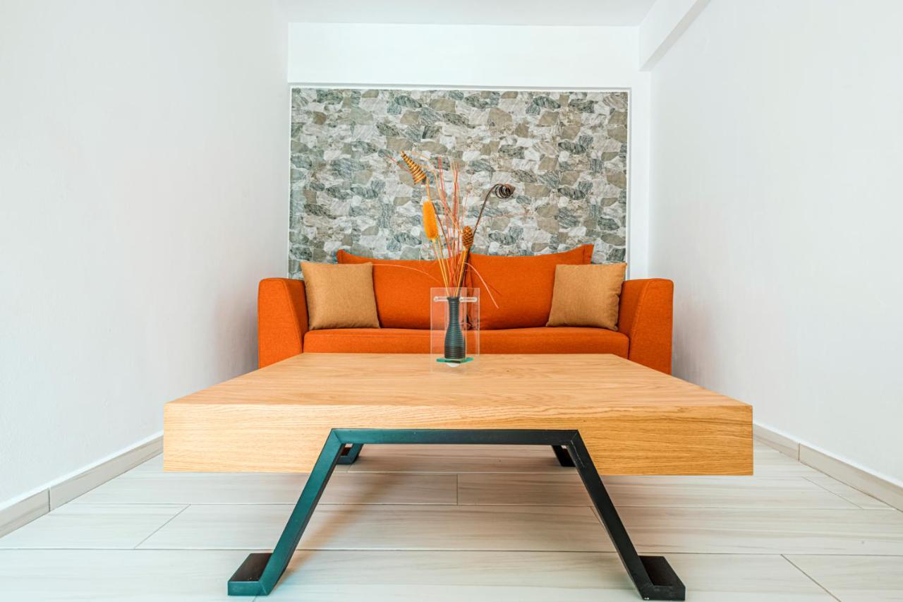 Design Suites Efharis Néa Péramos エクステリア 写真