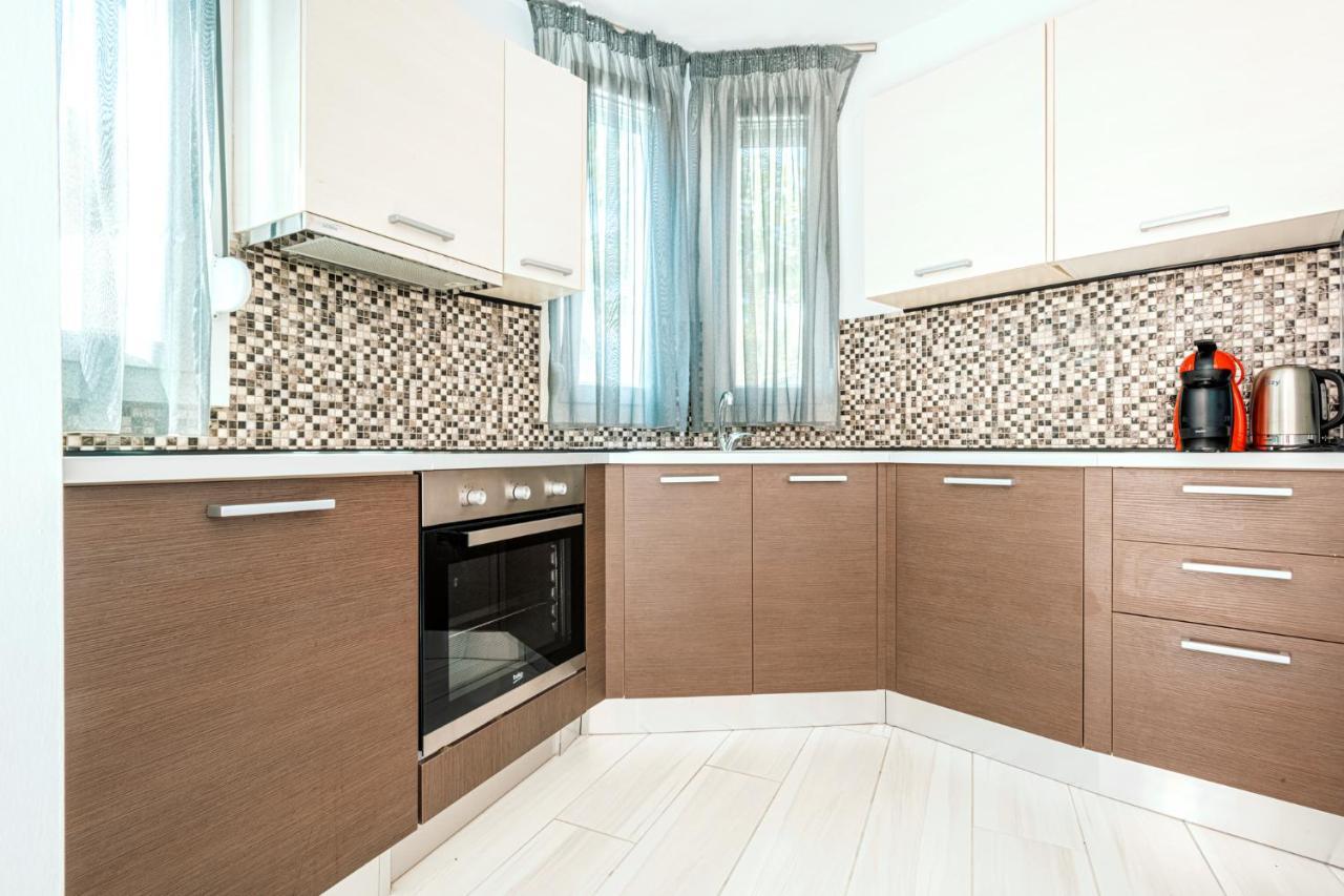Design Suites Efharis Néa Péramos エクステリア 写真